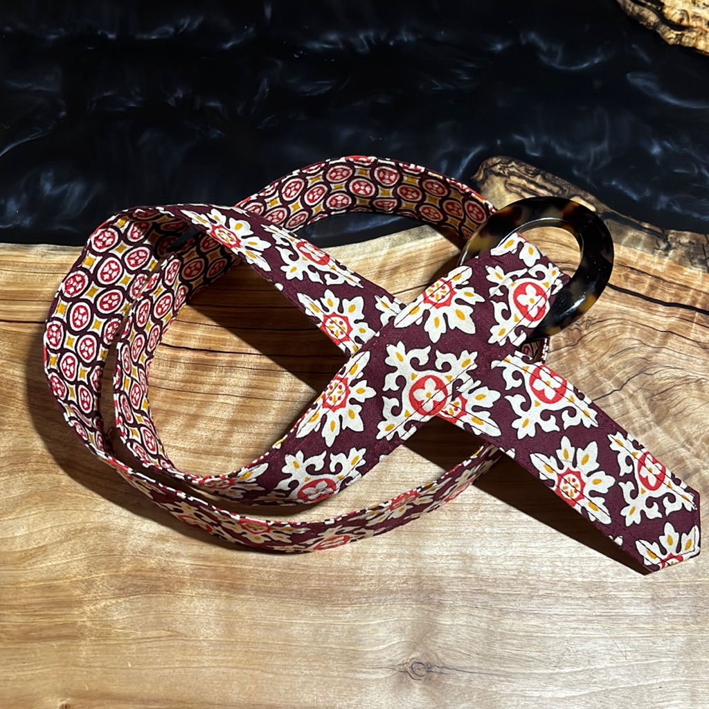 Vera Bradley Brown Medallion Reversible Belt With Tortoiseshell Buckle. 43"